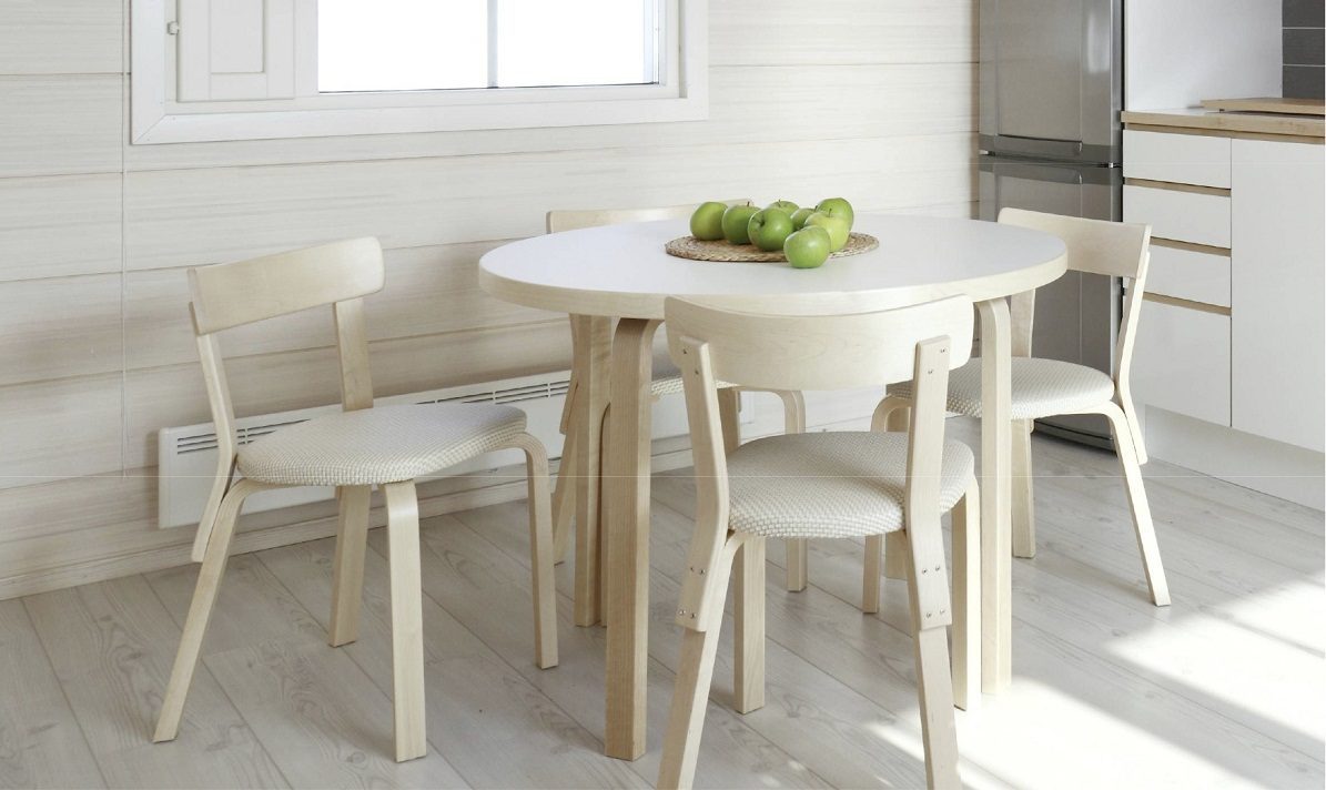 Mesa de cocina de madera blanca
